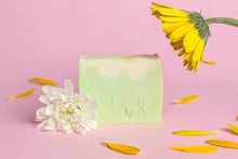 Cargar imagen en el visor de la galería, Jabón de Aguacate - Kala Artesanal