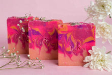Cargar imagen en el visor de la galería, Jabón Ave de Paraíso - Kala Artesanal