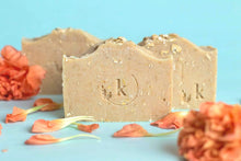 Cargar imagen en el visor de la galería, Jabón de Avena & Miel - Kala Artesanal