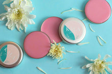 Cargar imagen en el visor de la galería, Rosas y Fruto de la Pasión - Kala Artesanal